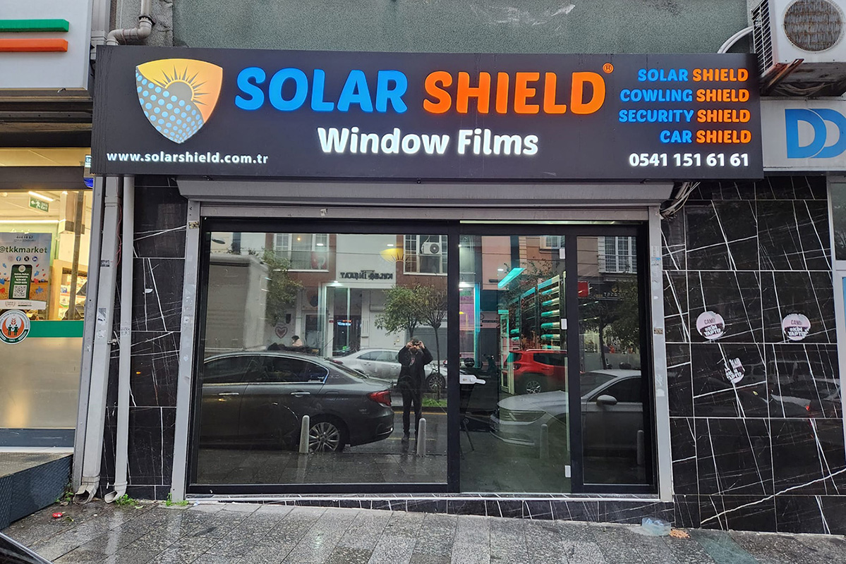 Solar Shield Oto Cam Filmi